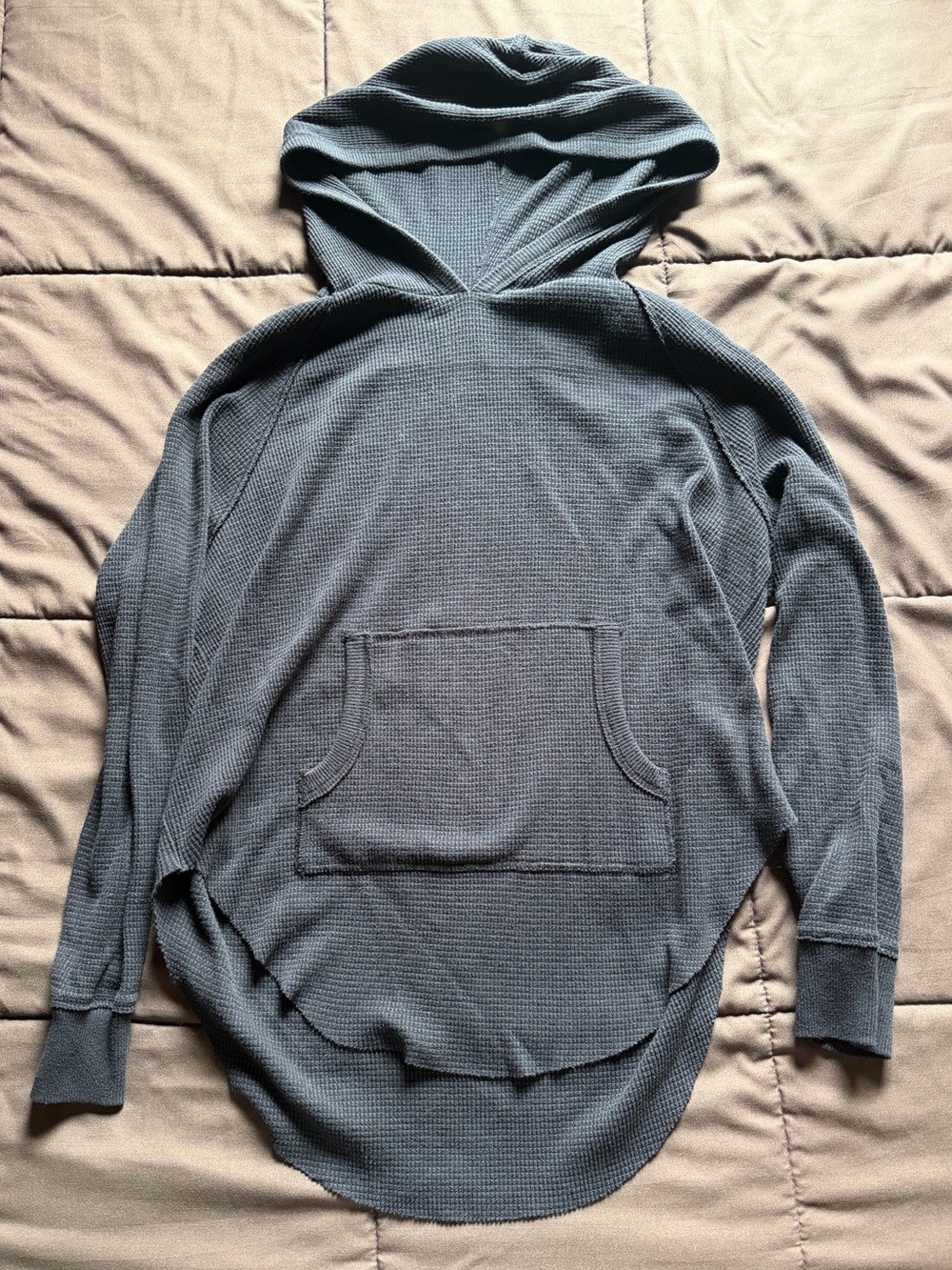 Aritzia TNA Waffle Hooded Long Sleeve Tee
